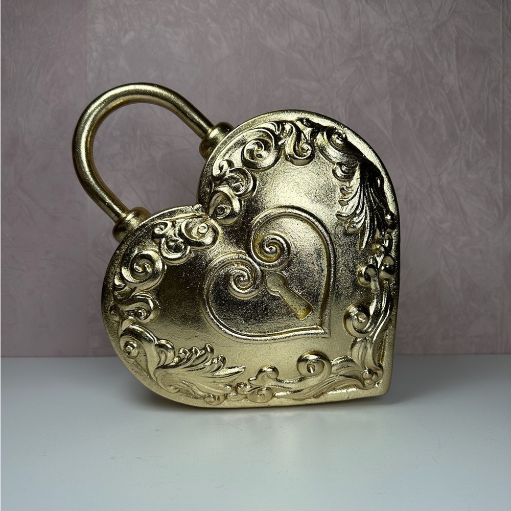 Ornate Heart-Shaped Decorative Padlock in Gold